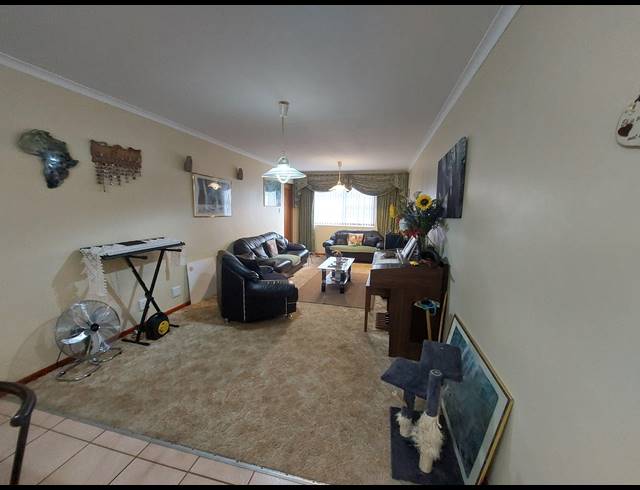 2 BEDROOM FREEHOLD SOLD IN PARKLANDS